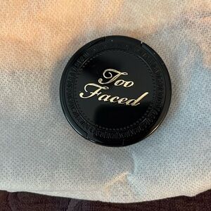 Too Faced Medium/Deep Matte Bronzer